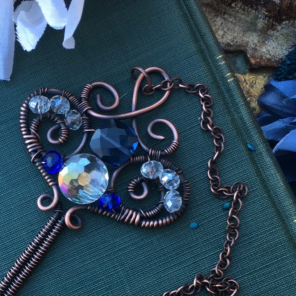 ❤️SOLD❤️Copperwrapped crystal gemstone sun catcher - Picture 3 of 8